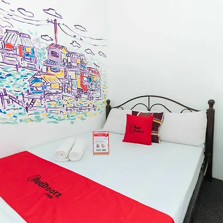 Reddoorz @ Earnshaw Manila Hostel
